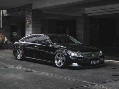 Lexus LS460 Aimgain Modification: Luxurious interpretation in a low-lying style