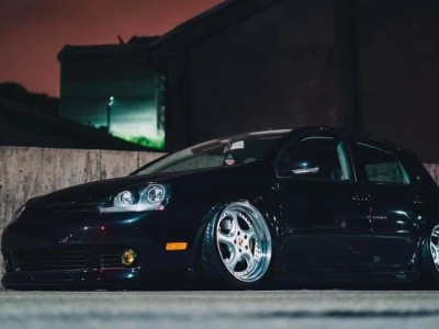 Volkswagen Golf 5- Experience the perfect integration of Aimgain’s luxury style