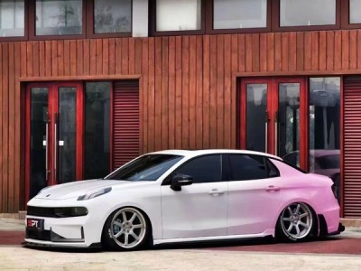 Elevating the Art of Style: Aimgain’s Touch on the Lynk & Co