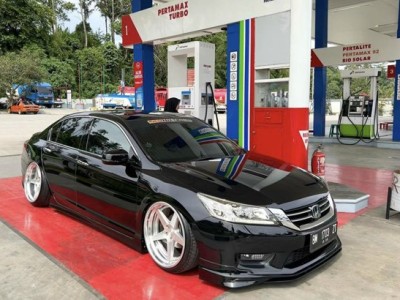 Elevating Elegance: Aimgain-Inspired Customization for the Honda Accord